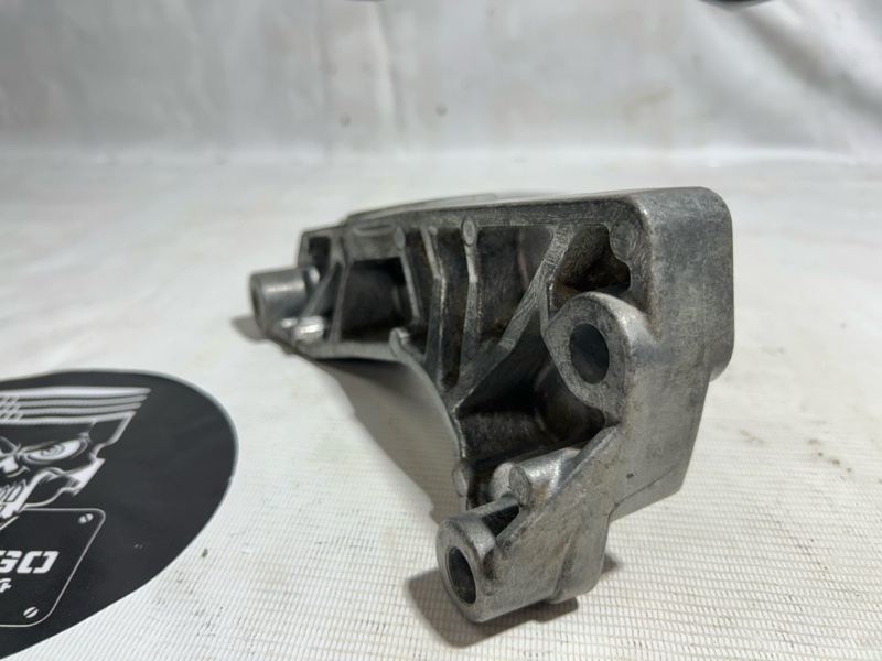 Кронштейн двигателя, 700 рублей, Красноярск