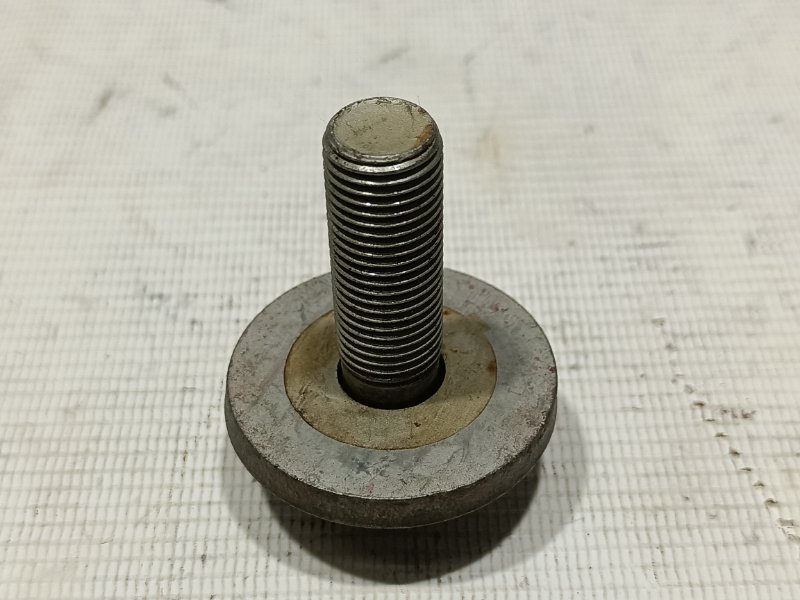 Болт шкива коленвала, 100 рублей, Красноярск