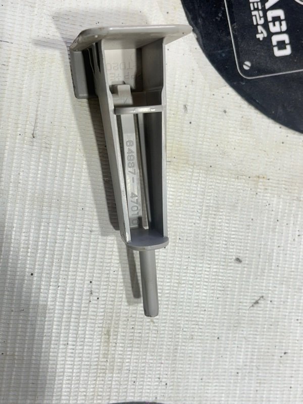 Клипса багажника, 500 рублей, Красноярск