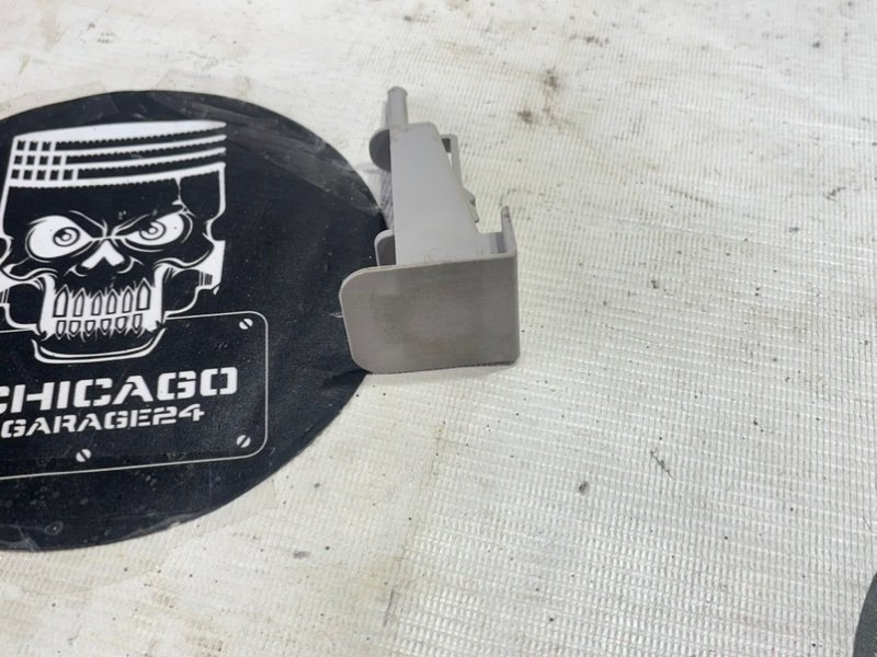 Клипса багажника, 500 рублей, Красноярск