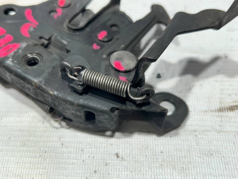 Замок капота, 500 рублей, Красноярск