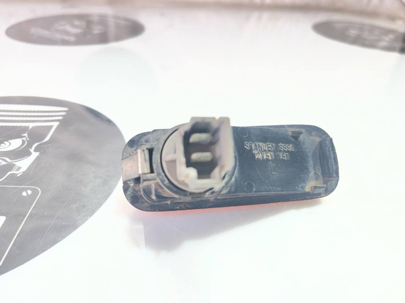 Повторитель поворота в крыло, 200 рублей, Красноярск