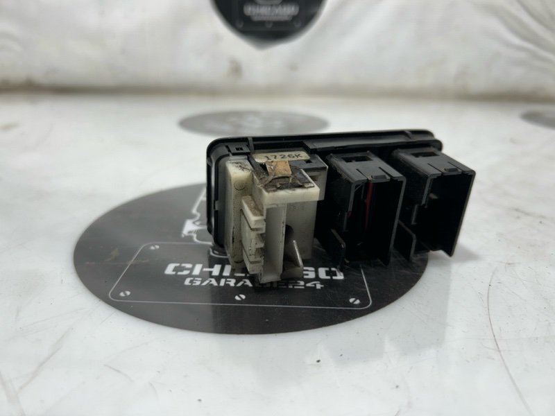 Блок управления зеркалами, 500 рублей, Красноярск