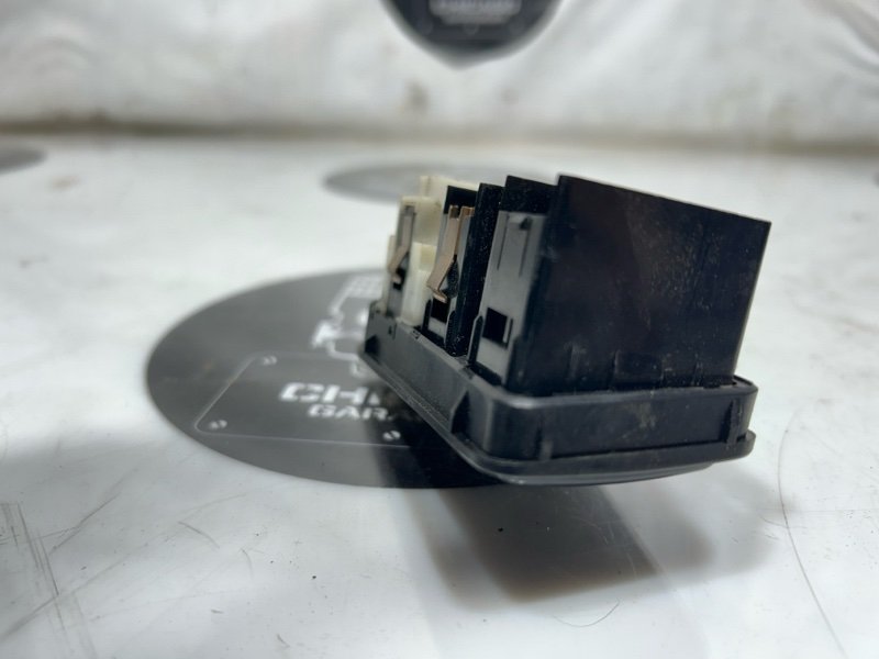 Блок управления зеркалами, 500 рублей, Красноярск