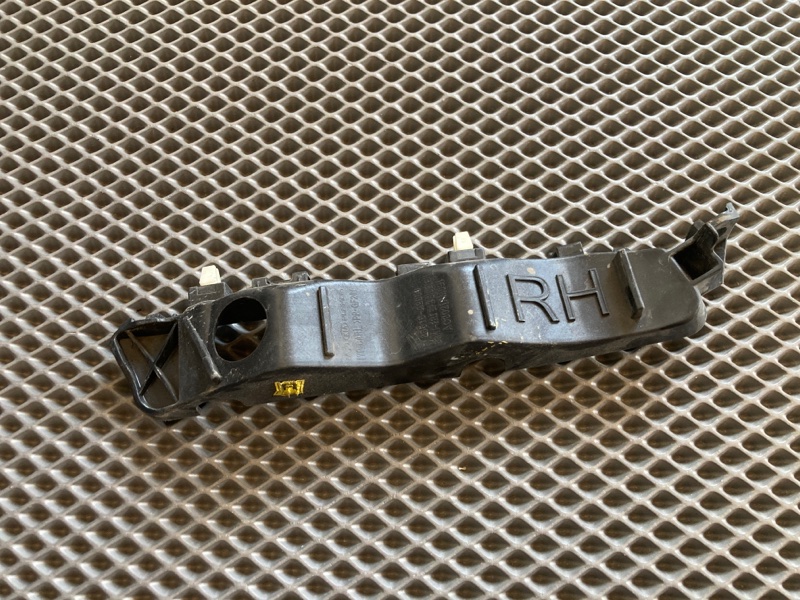 Кронштейн крыла, 2000 рублей, Ховрино