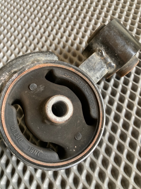 Подушка двигателя, 2500 рублей, Ховрино