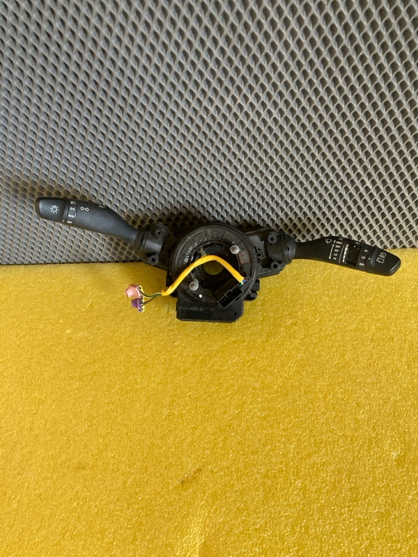 Подрулевой переключатель дворников, 10000 рублей, Ховрино