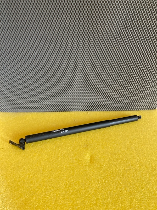 Амортизатор крышки багажника, 10000 рублей, Ховрино