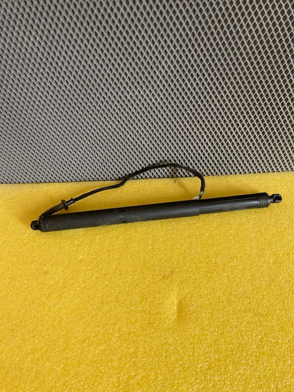 Амортизатор двери багажника, 20000 рублей, Ховрино