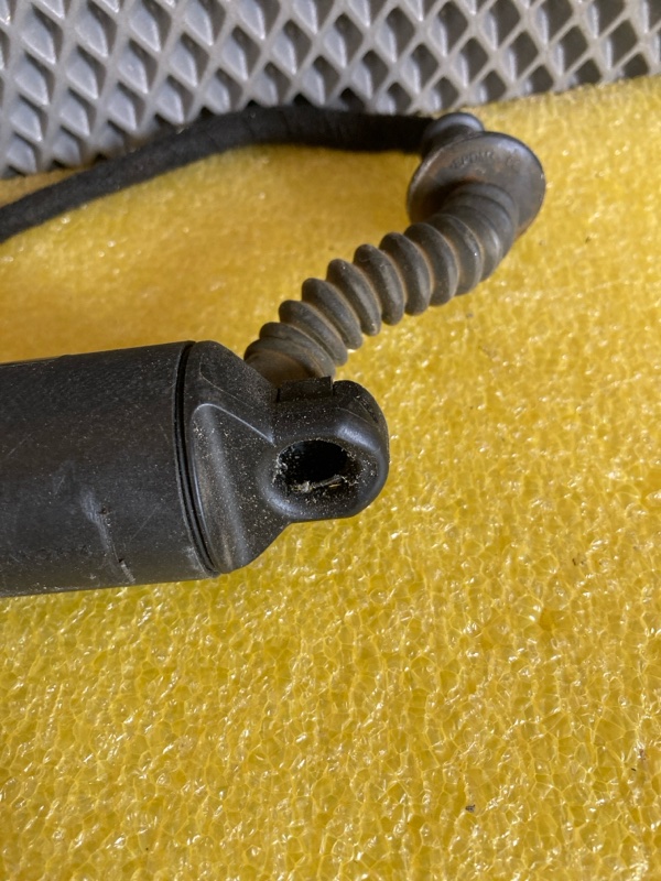 Амортизатор крышки багажника, 20000 рублей, Ховрино