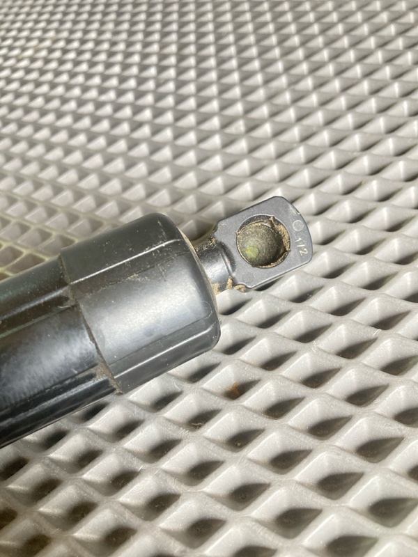 Амортизатор двери багажника, 10000 рублей, Ховрино