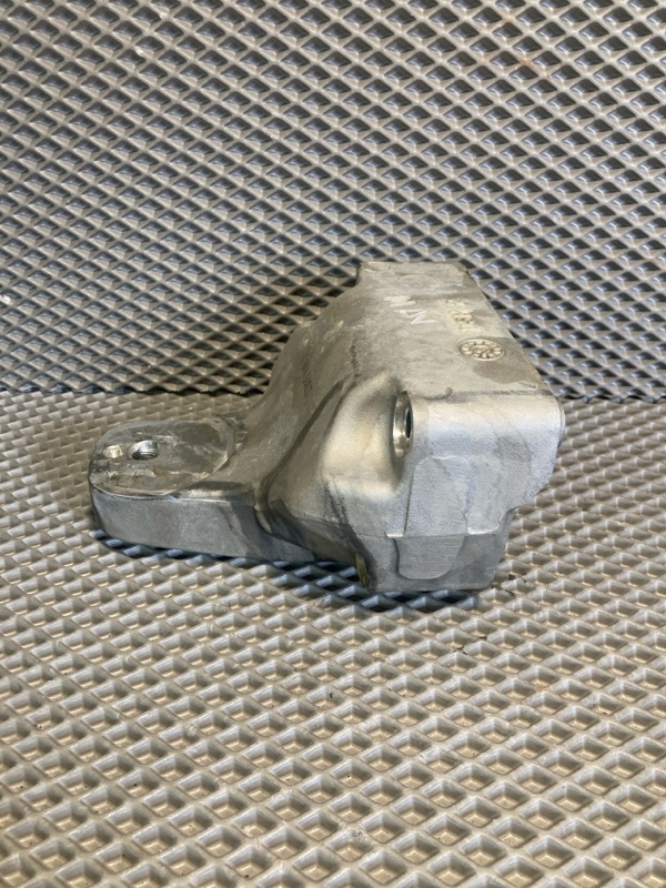 Кронштейн опоры двигателя, 2000 рублей, Ховрино