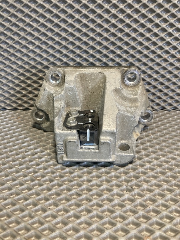 Кронштейн опоры двигателя, 5000 рублей, Ховрино