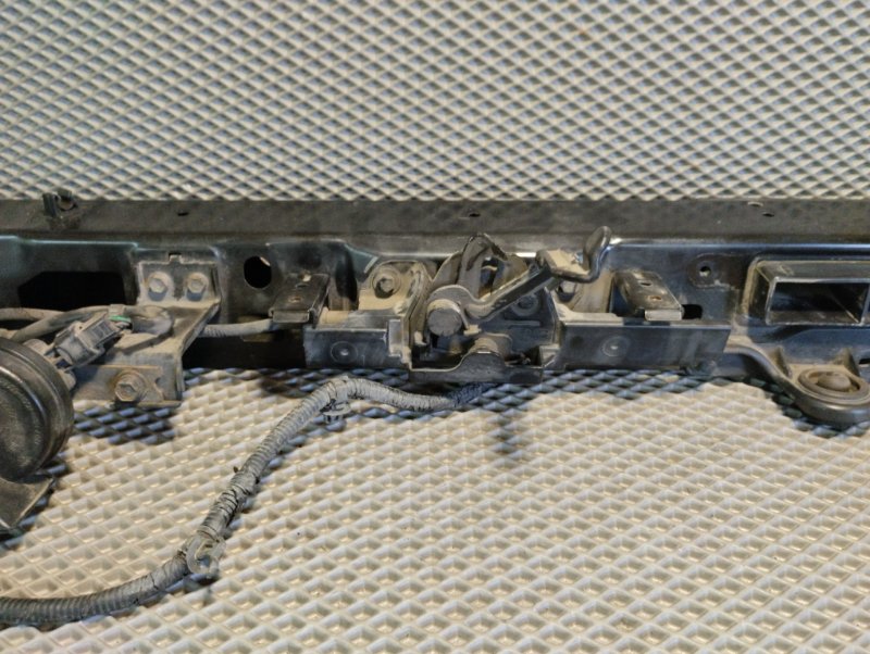 Накладка замка капота, 15000 рублей, Ховрино