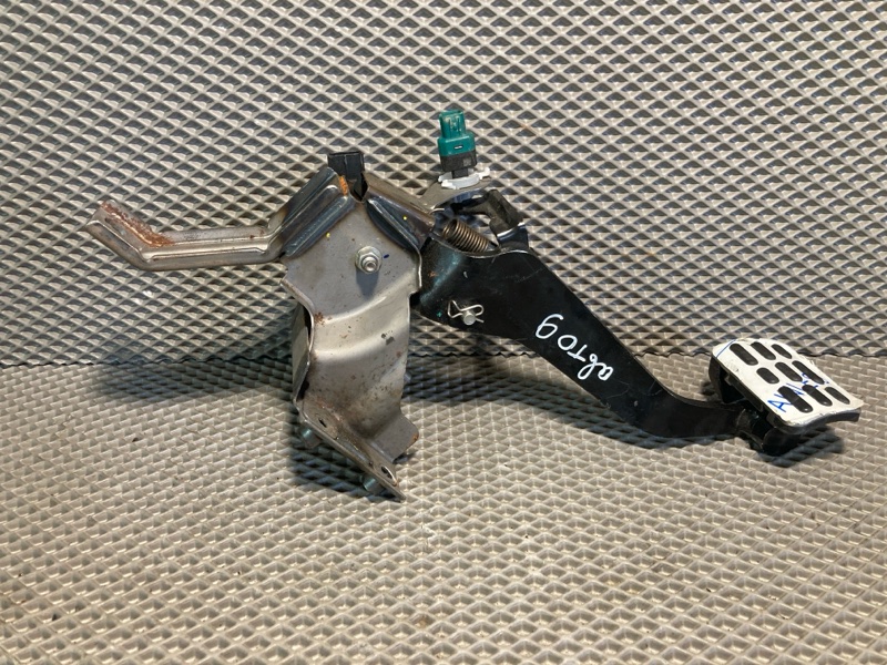 Педаль тормоза, 3000 рублей, Ховрино