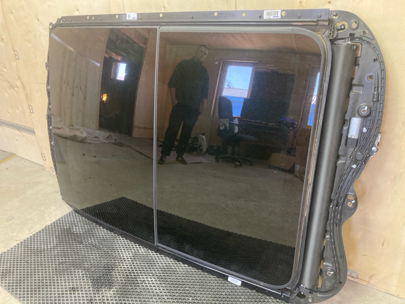 Стекло панорамной крыши, 50000 рублей, Ховрино