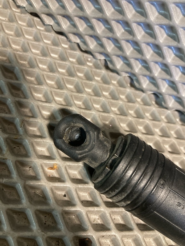 Амортизатор двери багажника, 10000 рублей, Ховрино