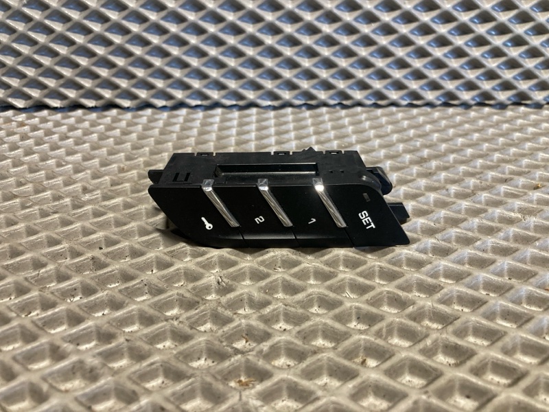 Кнопка, 2000 рублей, Ховрино