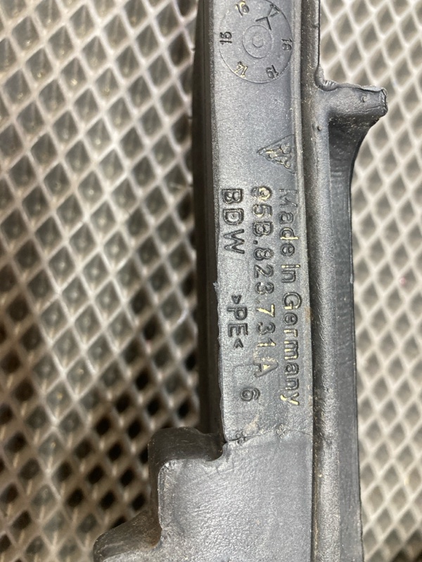 Уплотнительная резинка капота, 2500 рублей, Ховрино