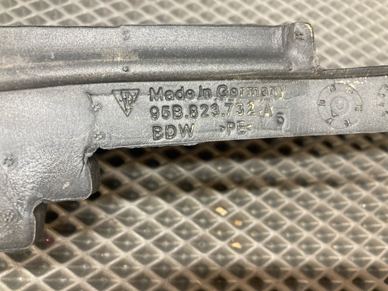 Уплотнительная резинка капота, 2500 рублей, Ховрино