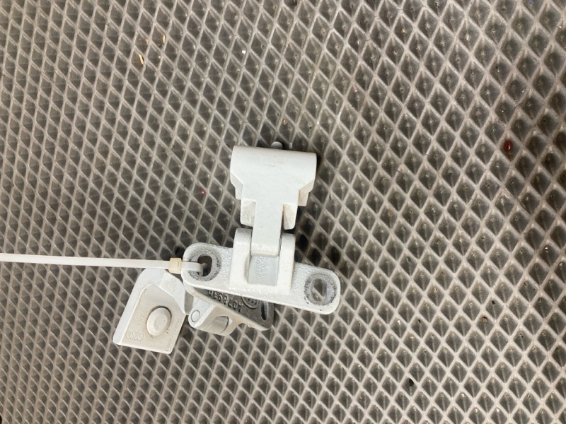 Петля двери багажника, 2000 рублей, Ховрино