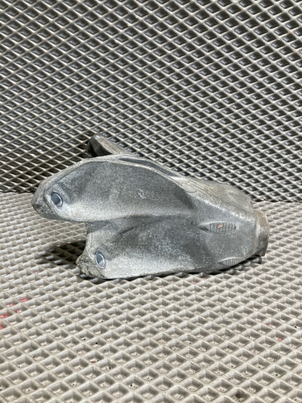 Кронштейн двигателя, 2000 рублей, Ховрино