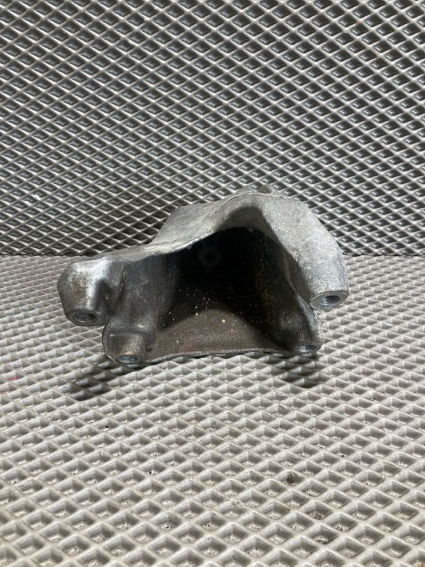 Кронштейн двигателя, 2000 рублей, Ховрино