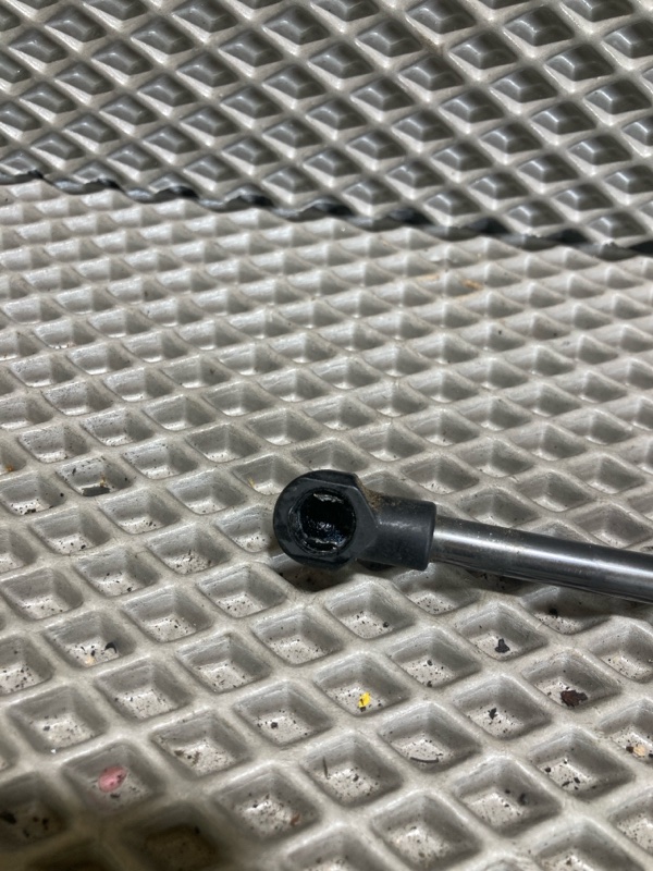 Амортизатор капота, 2500 рублей, Ховрино