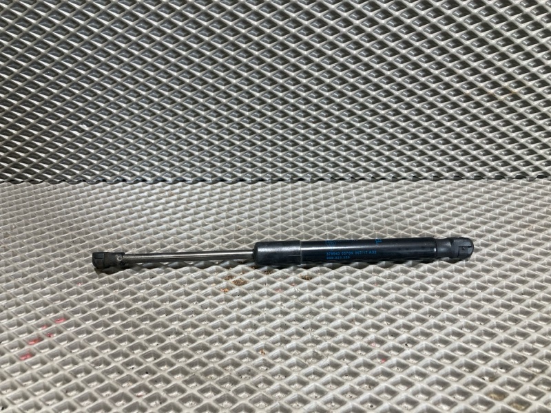 Амортизатор капота, 2500 рублей, Ховрино