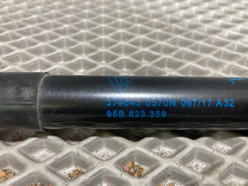 Амортизатор капота, 2500 рублей, Ховрино