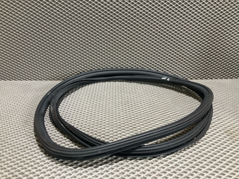 Уплотнительная резинка боковой двери, 4000 рублей, Ховрино