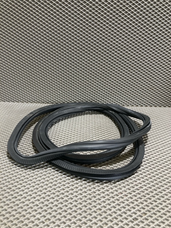 Уплотнительная резинка боковой двери, 4000 рублей, Ховрино