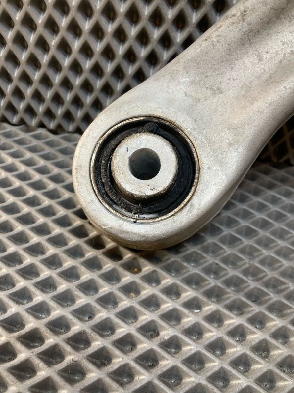 Рычаг подвески нижний, 2000 рублей, Ховрино