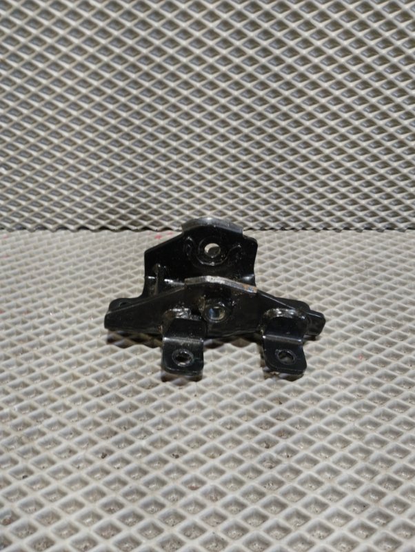 Кронштейн двигателя, 3000 рублей, Ховрино