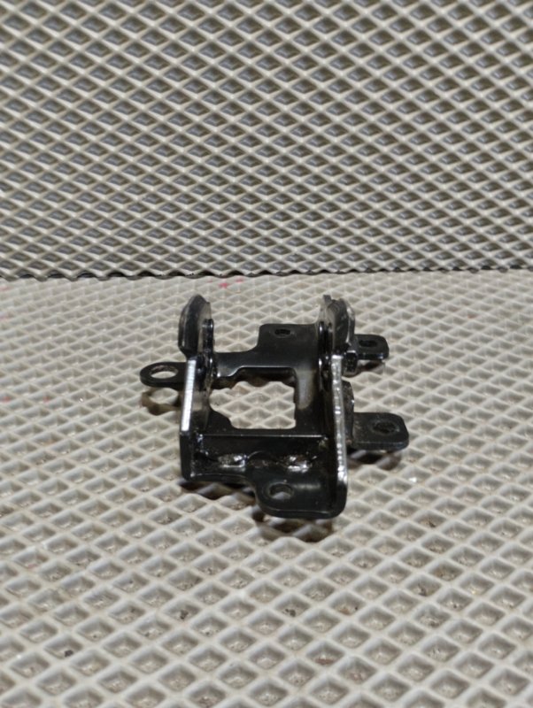 Кронштейн двигателя, 3000 рублей, Ховрино