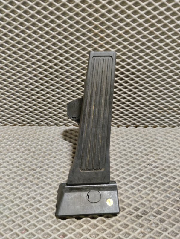 Педаль газа, 2000 рублей, Ховрино