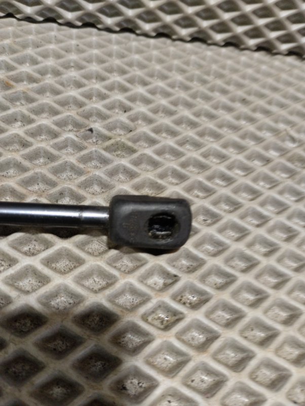 Амортизатор капота, 1000 рублей, Ховрино