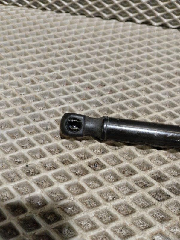 Амортизатор капота, 1000 рублей, Ховрино