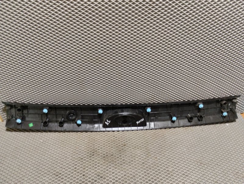 Накладка замка багажника, 3000 рублей, Ховрино