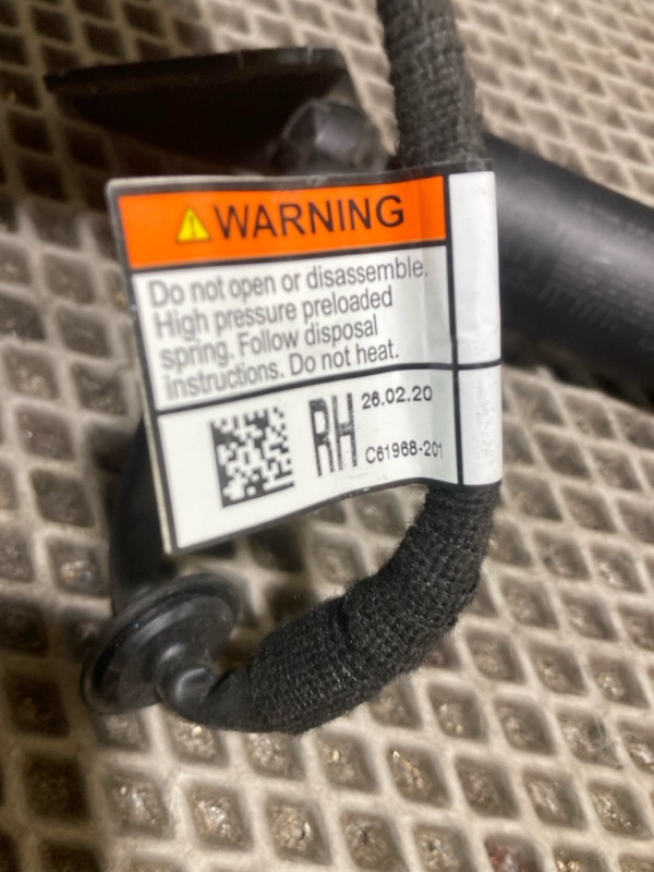 Амортизатор крышки багажника, 9000 рублей, Ховрино