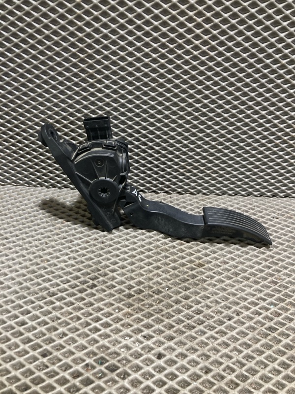 Педаль газа, 3000 рублей, Ховрино