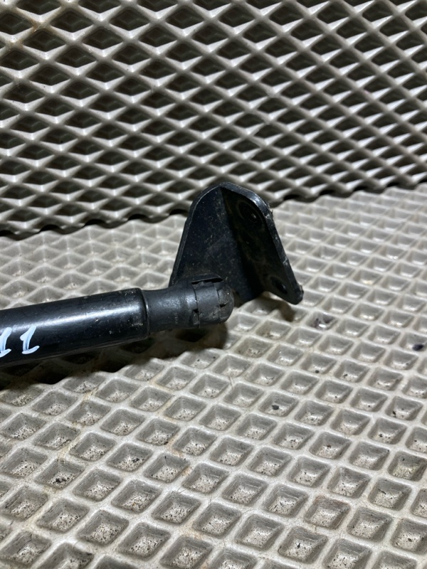 Амортизатор капота, 2000 рублей, Ховрино