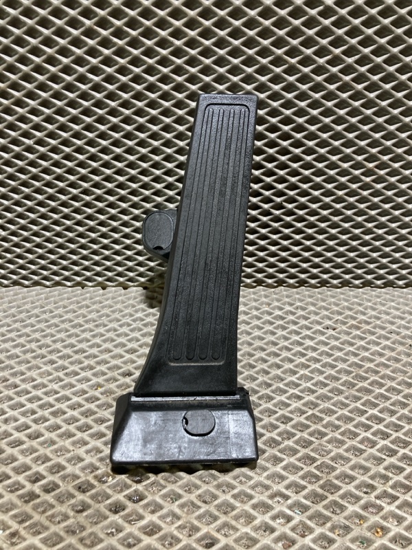 Педаль газа, 2000 рублей, Ховрино