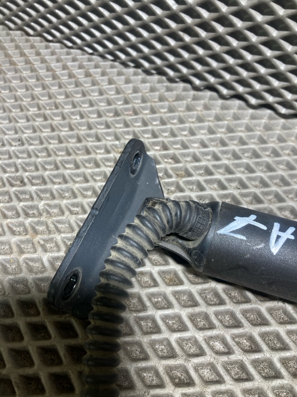 Амортизатор двери багажника, 15000 рублей, Ховрино