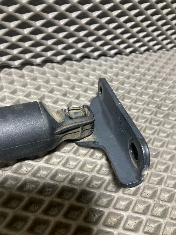 Амортизатор двери багажника, 4000 рублей, Ховрино