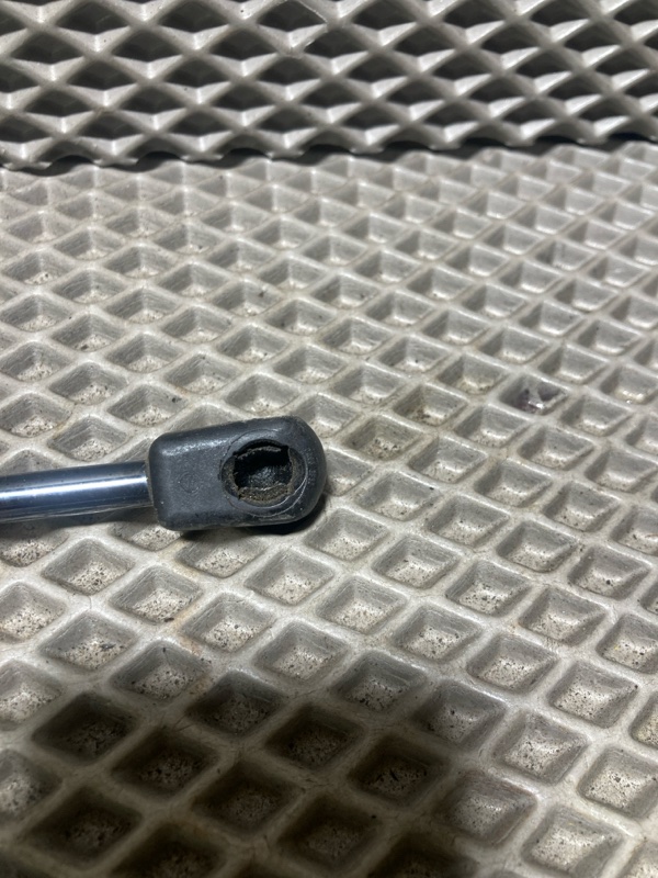 Амортизатор капота, 2000 рублей, Ховрино