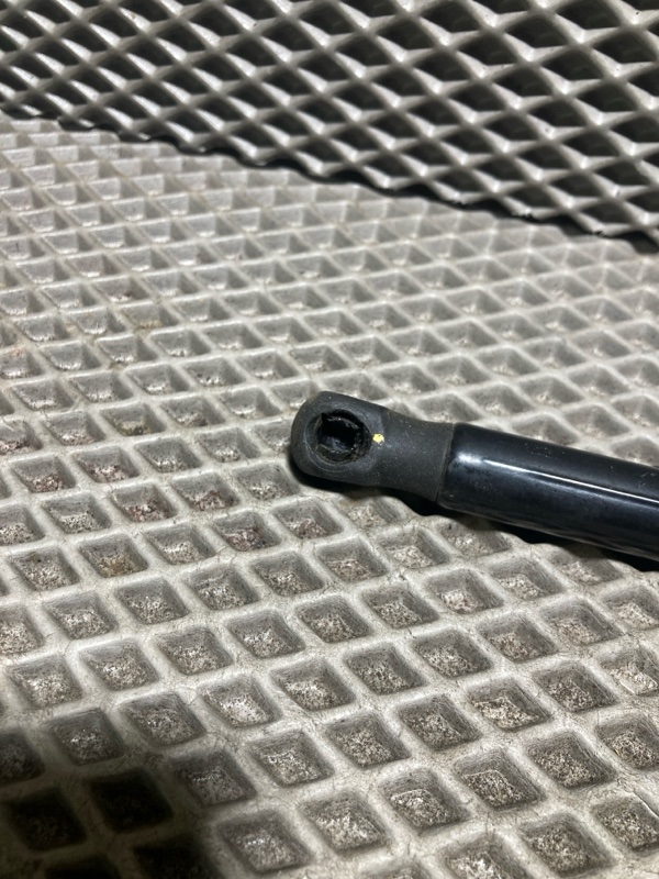 Амортизатор капота, 2000 рублей, Ховрино