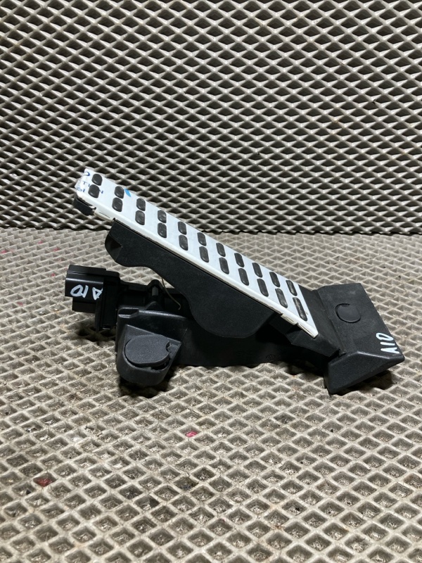 Педаль газа, 8000 рублей, Ховрино