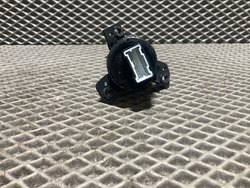 Кнопка старт-стоп, 2500 рублей, Ховрино