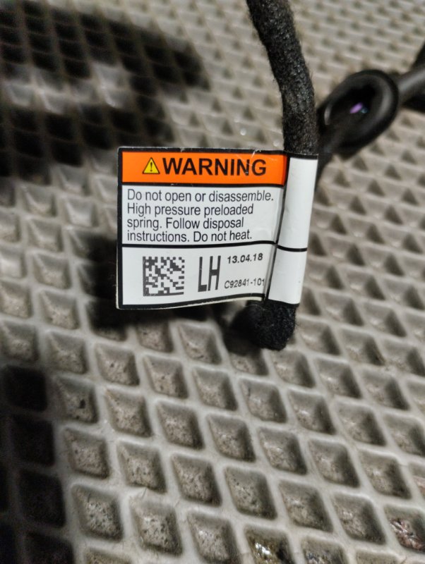 Амортизатор двери багажника, 12000 рублей, Ховрино